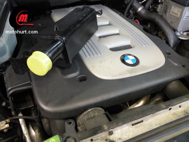 BMW X5 wymiana zbiornika pyn do chodnicy